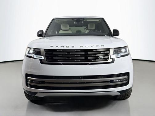 2026 Land Rover Range Rover P530 SE