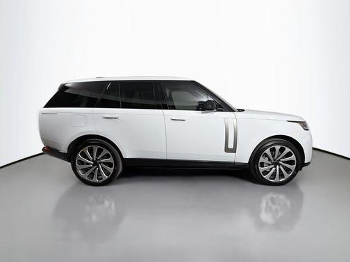 2026 Land Rover Range Rover P530 SE