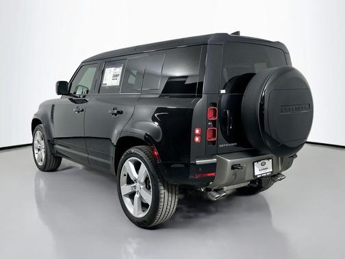 2025 Land Rover Defender 110 P500 X-Dynamic SE