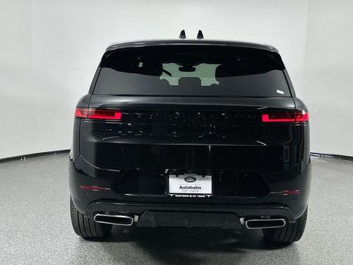 2025 Land Rover Range Rover Sport SE