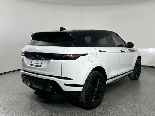 2026 Land Rover Range Rover Evoque Dynamic SE
