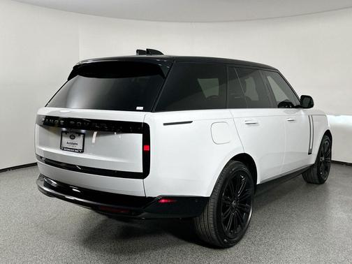 2025 Land Rover Range Rover P530 SE