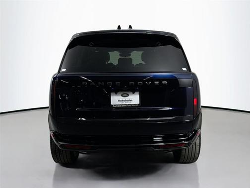Constellation Blue in Gloss Fi 2026 Land Rover Range Rover P400 SE 7 Seat