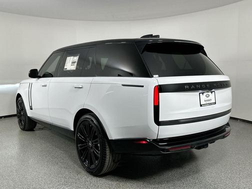 2025 Land Rover Range Rover P400 SE 7 Seat
