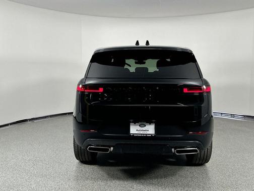 2025 Land Rover Range Rover Sport SE