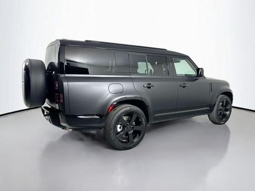 2026 Land Rover Defender P400 X-Dynamic SE