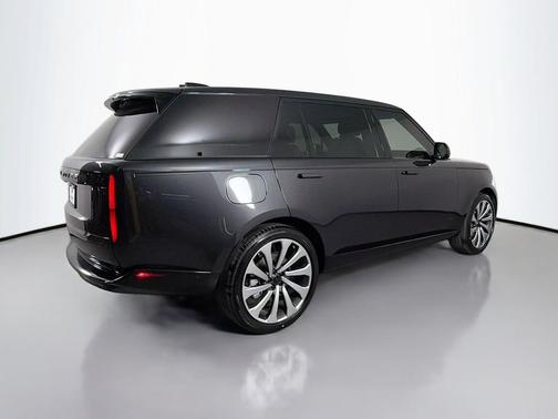 2026 Land Rover Range Rover P530 SE 7 Seat