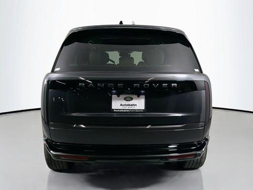 2026 Land Rover Range Rover P530 SE 7 Seat