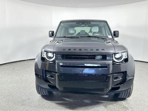 2025 Land Rover Defender 110 V8