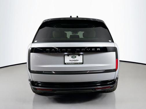 Ethereal Frost Silver SV Bespoke Ultra Met Gloss 2026 Land Rover Range Rover P530 Autobiography