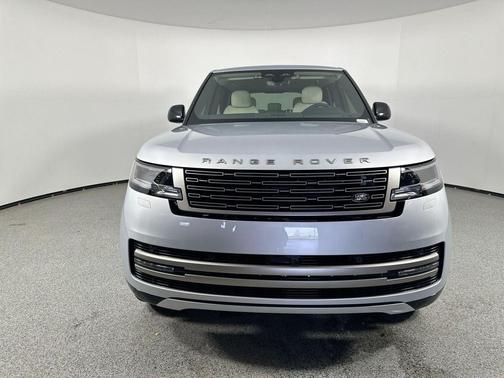 2025 Land Rover Range Rover P400 SE