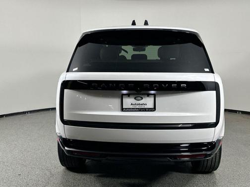 2025 Land Rover Range Rover P530 SE