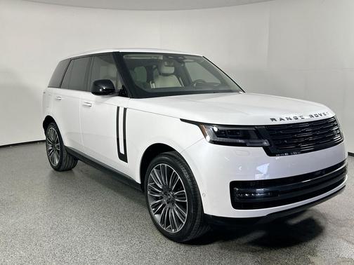 2025 Land Rover Range Rover P530 SE