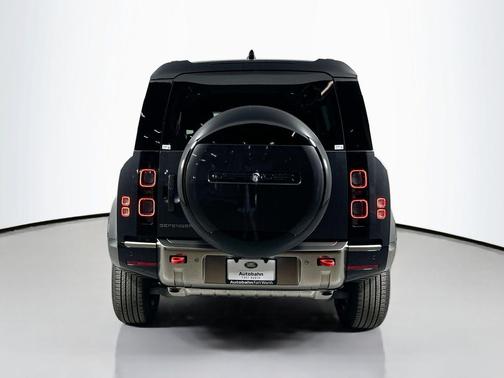2025 Land Rover Defender 110 P400 X