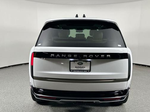 2025 Land Rover Range Rover P530 SE 7 Seat