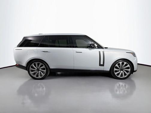 2026 Land Rover Range Rover P530 SE 7 Seat