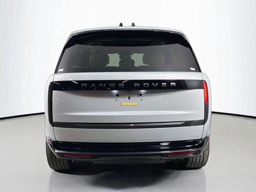 2026 Land Rover Range Rover P530 SE 7 Seat