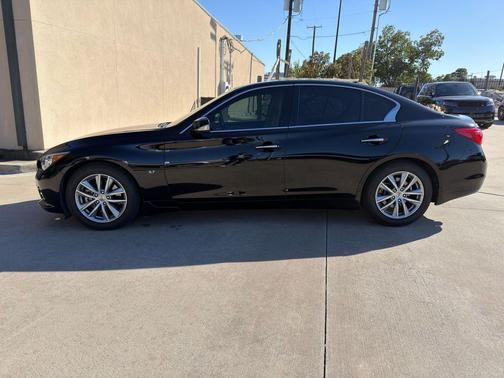 2015 INFINITI Q50 Premium
