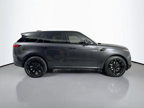 2026 Land Rover Range Rover Sport SE