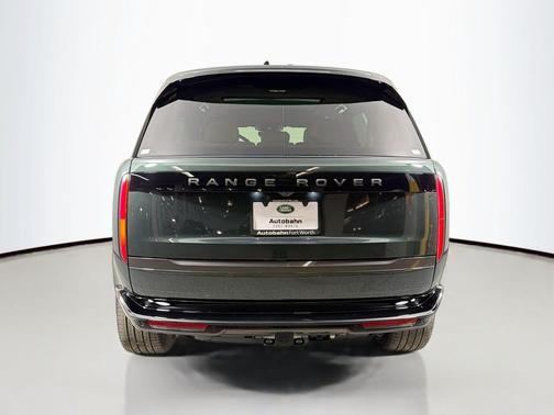 2026 Land Rover Range Rover P400 SE 7 Seat