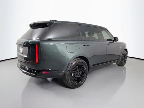 2026 Land Rover Range Rover P400 SE 7 Seat