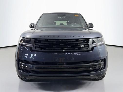 Varesine Blue Metallic 2026 Land Rover Range Rover P550e SE