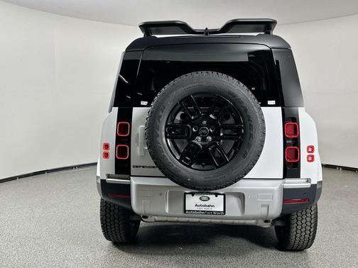 2025 Land Rover Defender 90 P300 S