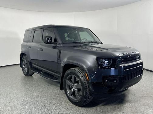 2025 Land Rover Defender 110 V8