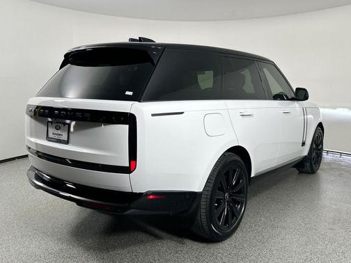 2025 Land Rover Range Rover P550e Autobiography