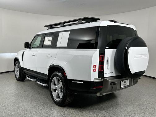 2025 Land Rover Defender 130 P400 X-Dynamic SE