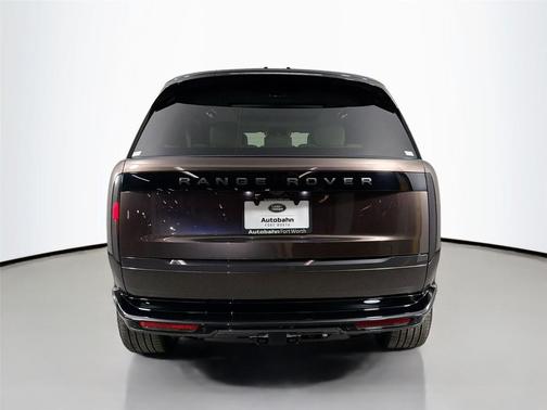 Tourmaline Brown in Gloss Fini 2026 Land Rover Range Rover P530 SE 7 Seat