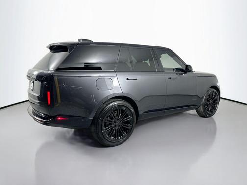 2026 Land Rover Range Rover P400 SE