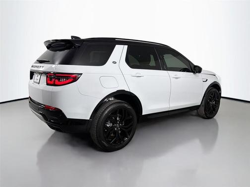 Fuji White 2026 Land Rover Discovery Sport Landmark