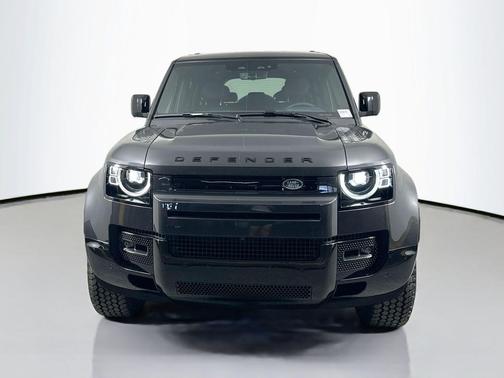 2025 Land Rover Defender V8