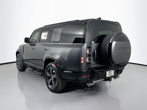 2025 Land Rover Defender V8