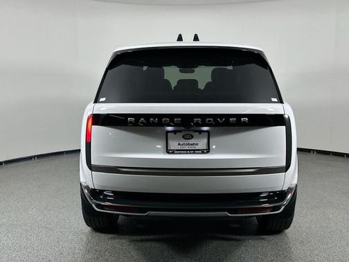 2025 Land Rover Range Rover P400 SE