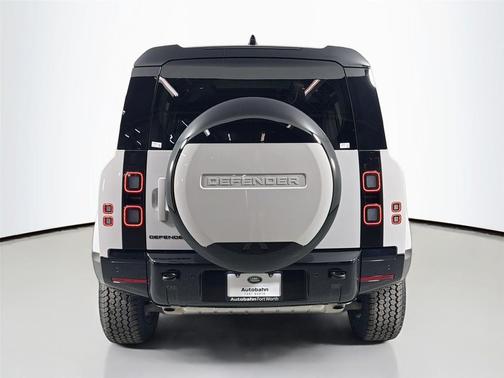 Borascao Grey 2026 Land Rover Defender P400 X-Dynamic SE