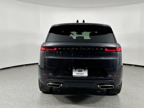 2025 Land Rover Range Rover Sport SE