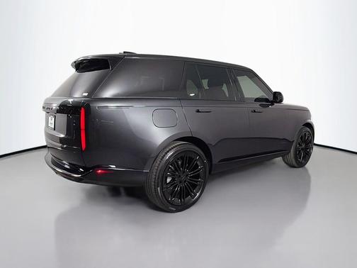 2026 Land Rover Range Rover P400 SE