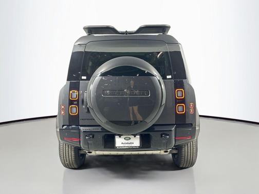 2026 Land Rover Defender P400 X-Dynamic SE