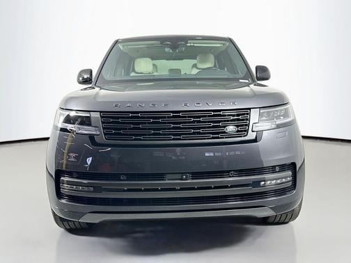 2025 Land Rover Range Rover P530 SE