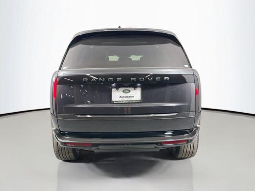 2026 Land Rover Range Rover P530 SE