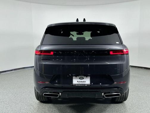 2025 Land Rover Range Rover Sport SE