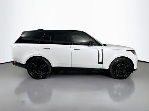 2026 Land Rover Range Rover P530 SE