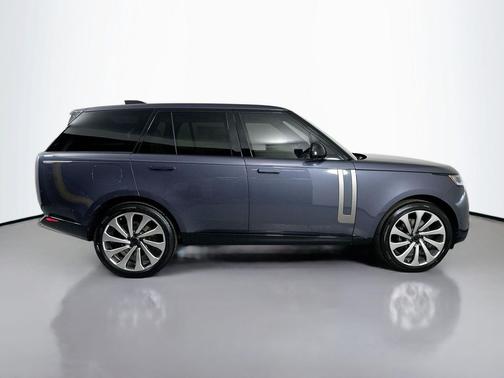 2026 Land Rover Range Rover P530 SE