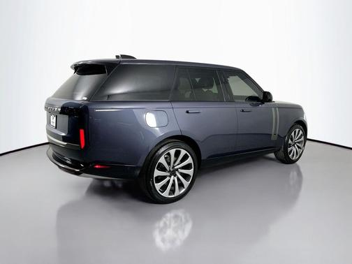 2026 Land Rover Range Rover P530 SE