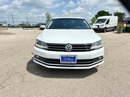 Pure White 2017 Volkswagen Jetta 1.8T SEL