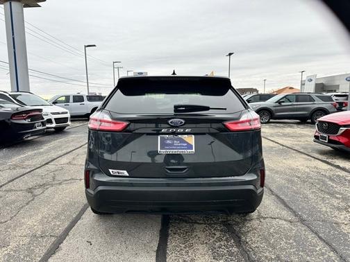 2021 Ford Edge SE