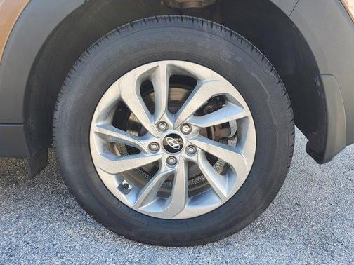 2016 Hyundai TUCSON SE