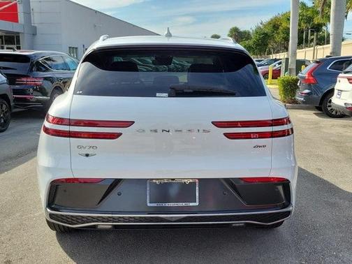2026 Genesis GV70 2.5T Select